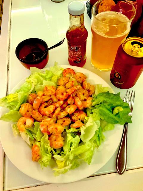 A garlic fried prawns nest