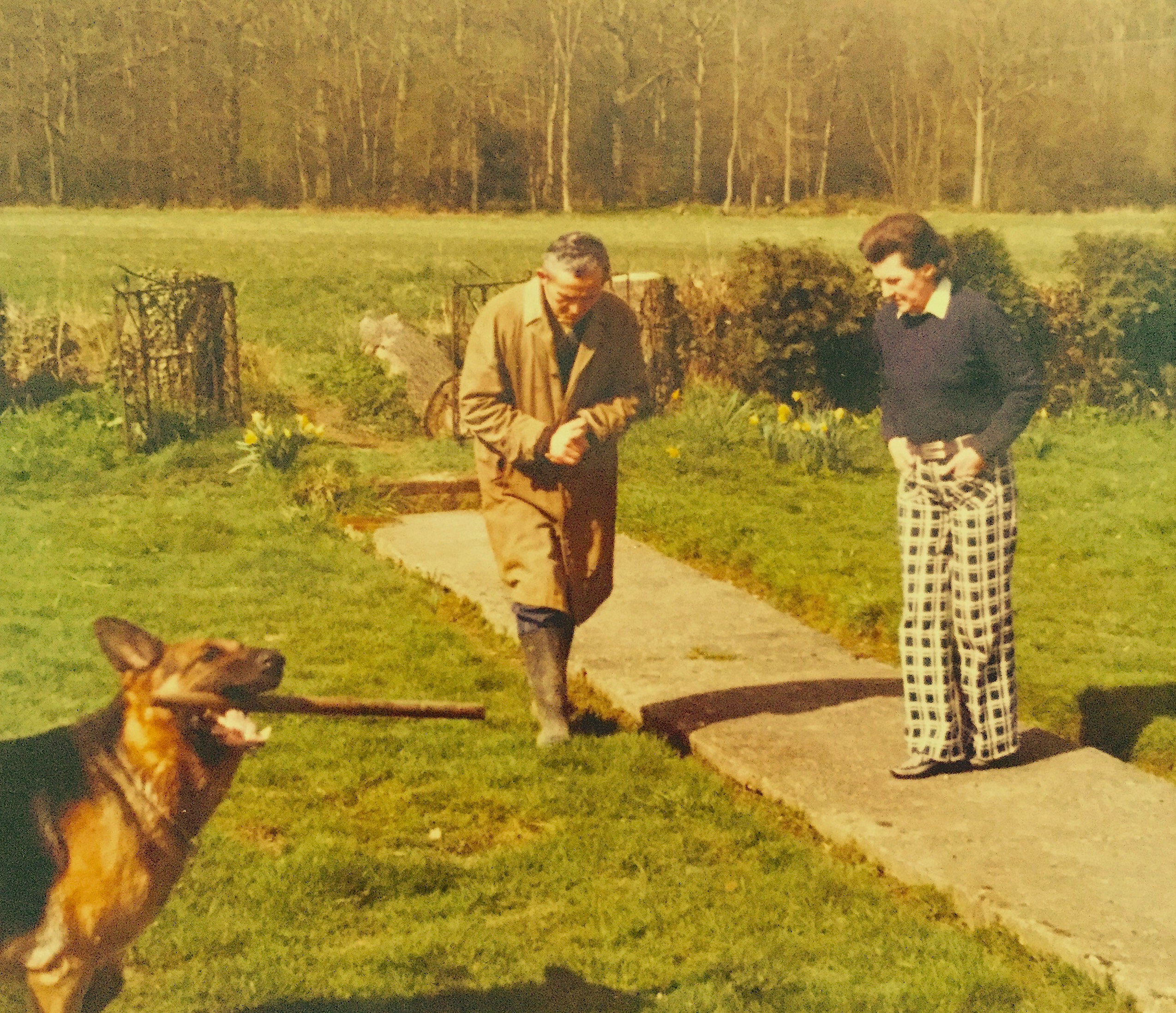 Mum,Bert,Dog